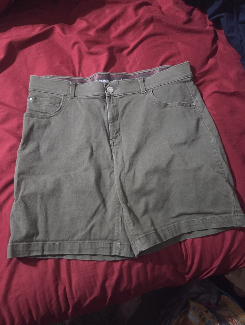 Lee total freedom shorts size 16 medium